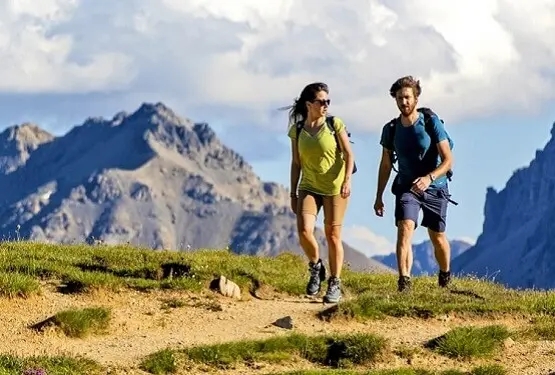 Rando Romantique en Haute Loire : Découvrez l'Amour au Sommet lors d'une Semaine d'Aventure - Agence matrimoniale Unicis